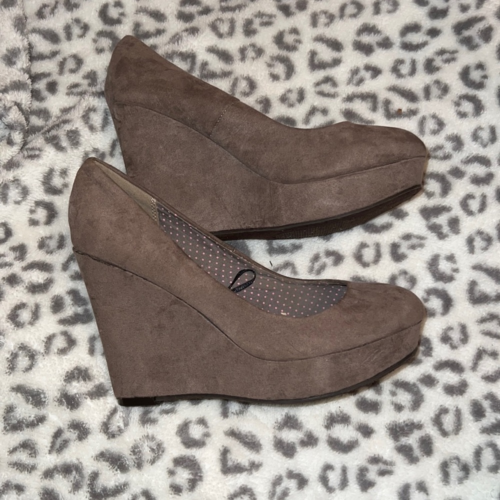 Close Wedge shoes